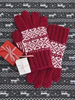 50 Knitted Gifts for Year-Round Giving: Designs for Every Season and Occasion Featuring Universal Yarn Deluxe Worsted