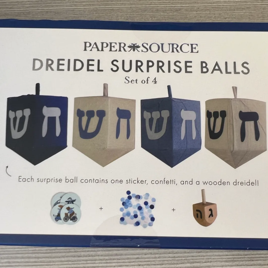 DREIDEL SURPRISE BALLS