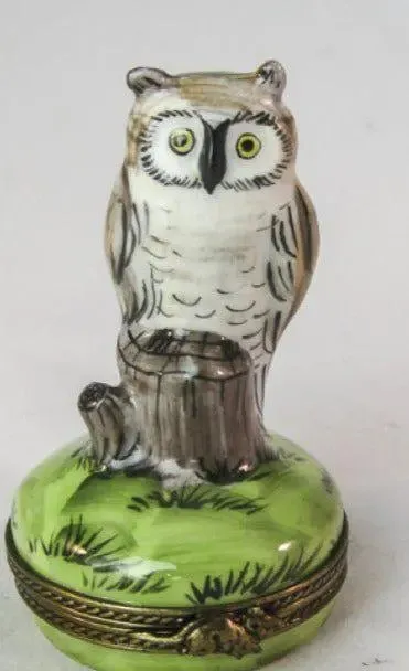 Owls on Stump-